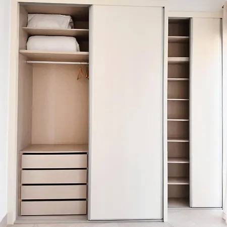 B Elegant & With Unique Views شقة