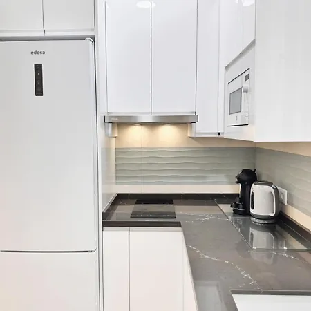 Lejlighed B Elegant & With Unique Views