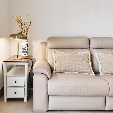 B Elegant & With Unique Views *