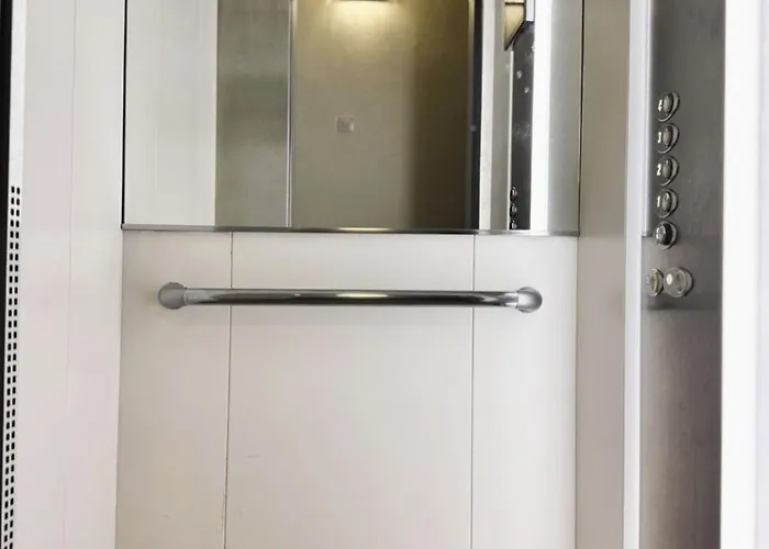 아파트 B Elegant & With Unique Views *